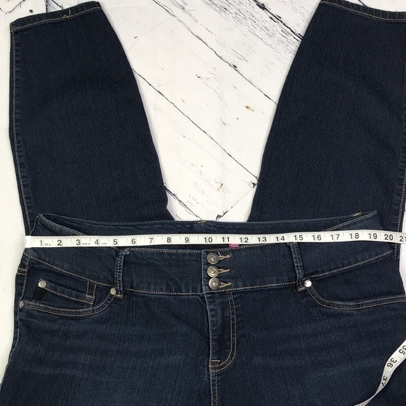 TORRID Dark Wash Super Stretch Jegging sz 20S - Picture 11 of 13